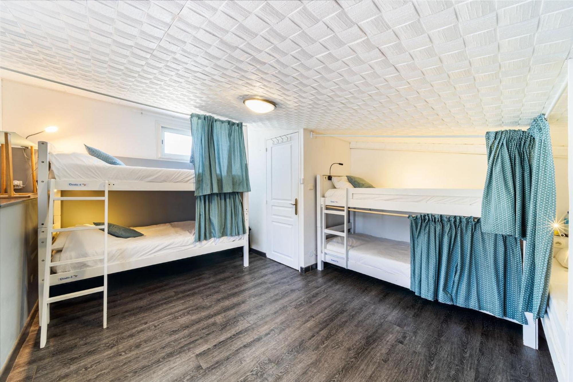 סן-פייר Les Baroudeurs Hostel מראה חיצוני תמונה