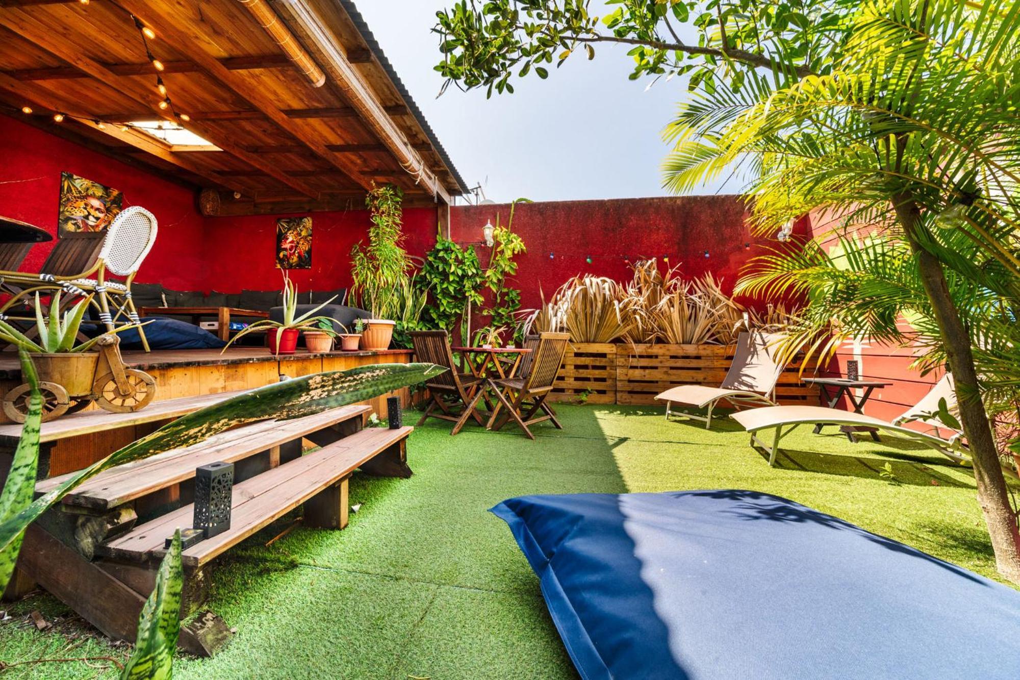 סן-פייר Les Baroudeurs Hostel מראה חיצוני תמונה